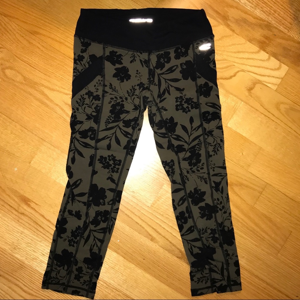 O’Neill yoga to surf cropped leggings